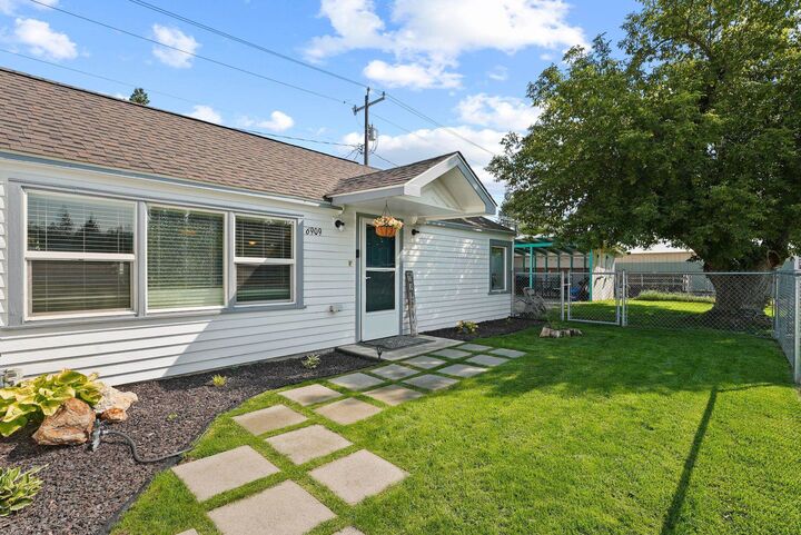 Property Photo:  6909 E 8th Ave  WA 99212 