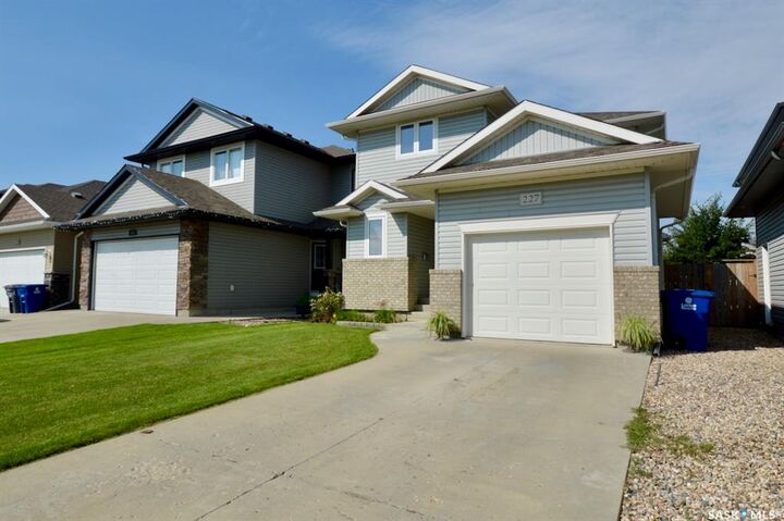 Property Photo:  227 Korol Crescent  SK S7R 0E3 