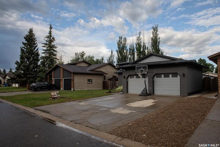 11219 Gardiner Drive  North Battleford SK S9A 3M5 photo
