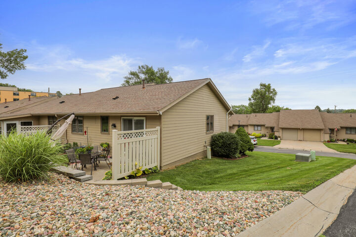 Property Photo:  102 Arbor Ridge Lane  IA 51503 