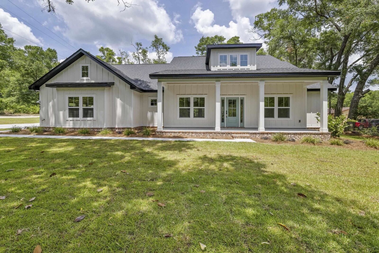Property Photo: 5887 Williams Road FL 32311