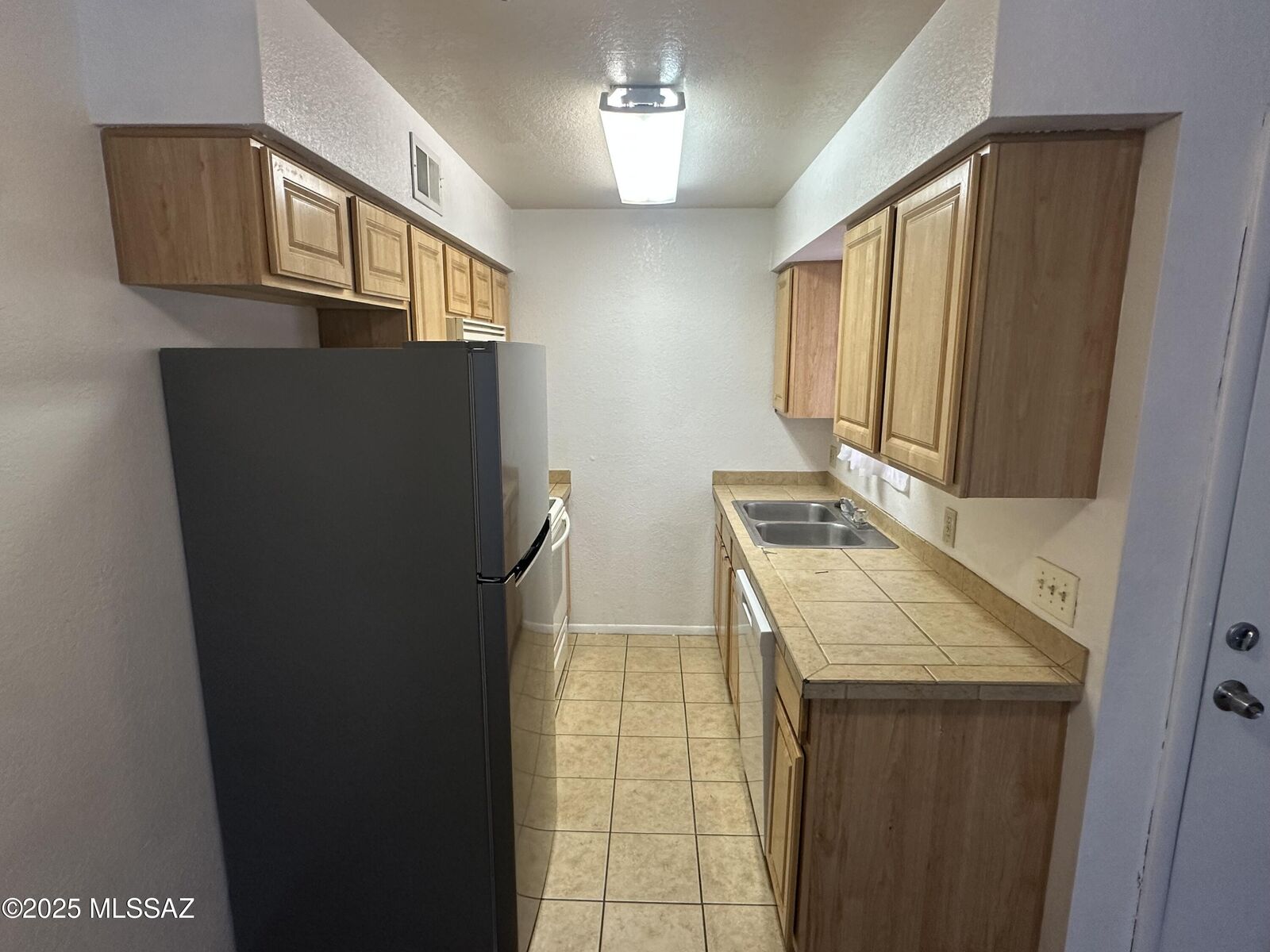 Property Photo:  1810 E Blacklidge Drive Unit912  AZ 85719 