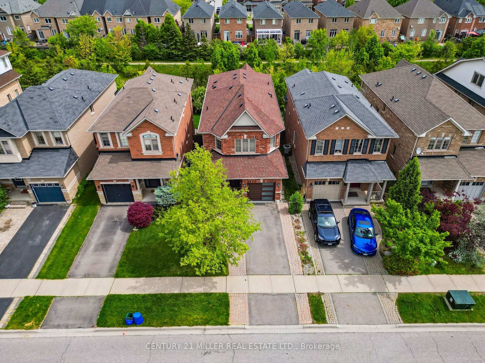 Property Photo:  2139 Fiddlers Way  ON L6M 0M5 