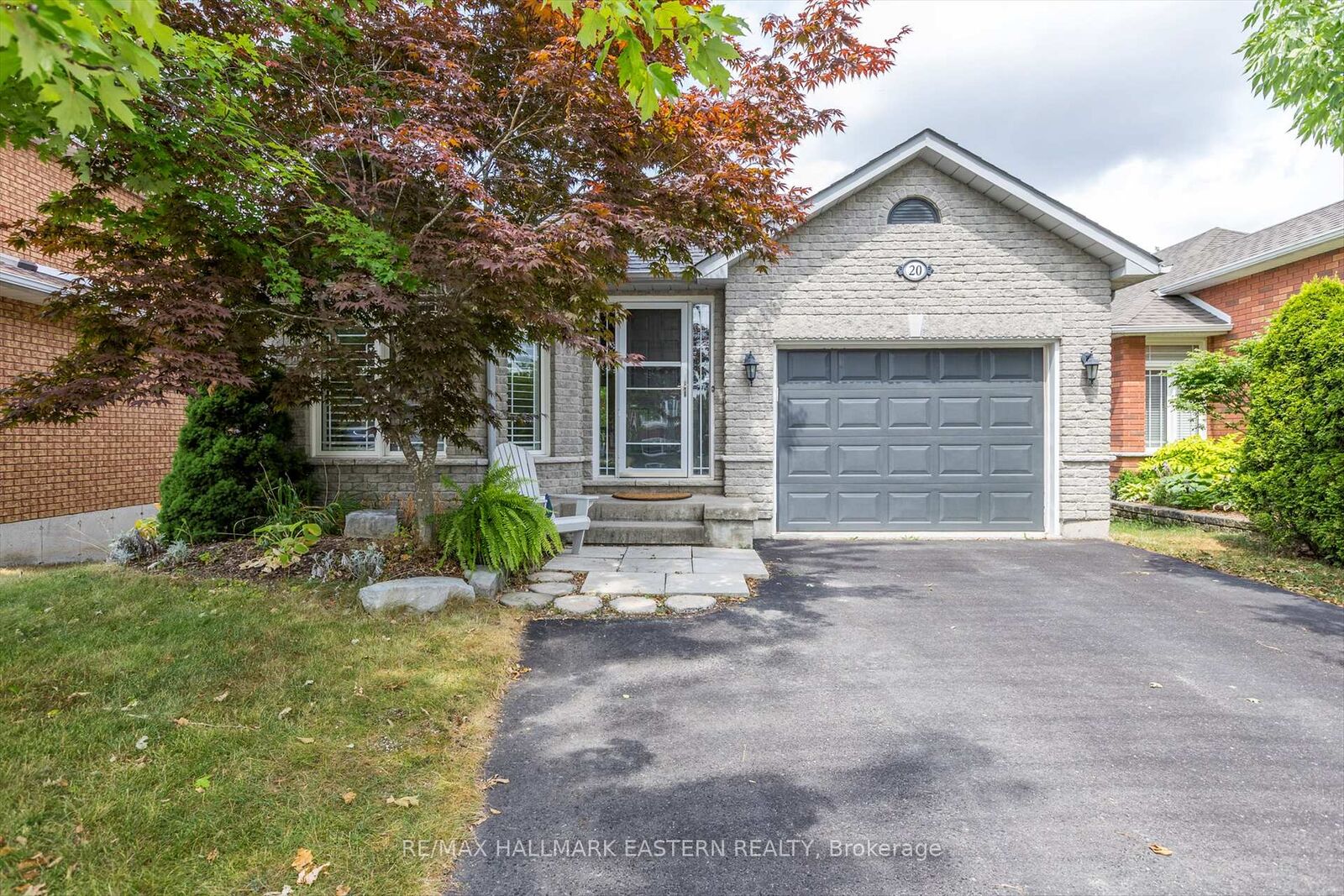 Property Photo: 20 Eldon Court ON K9H 7S1