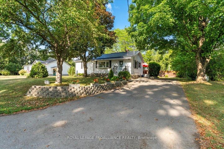 Property Photo: 5 South Maloney Street ON K0K 2M0