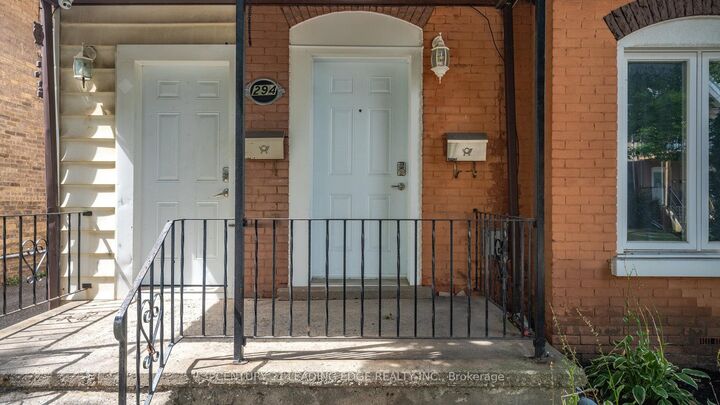 Property Photo:  294 Park Avenue  ON N3S 5L1 