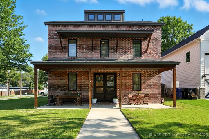 Property Photo:  202 E Greeley Street  OK 74012 
