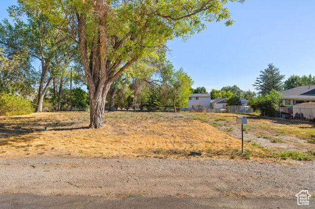 Property Photo: 612 E 100 N UT 84062
