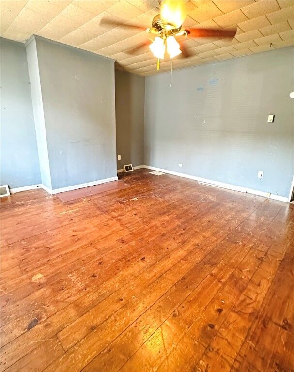 Property Photo: 215 E 15th Ave PA 15120