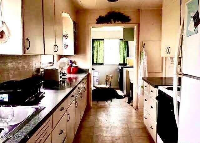 Property Photo:  105 E 5th Ave  WA 99999 