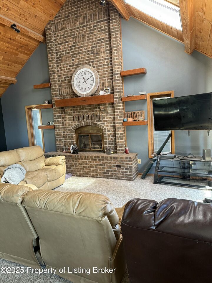 Property Photo: 304 12th Street NE ND 58623