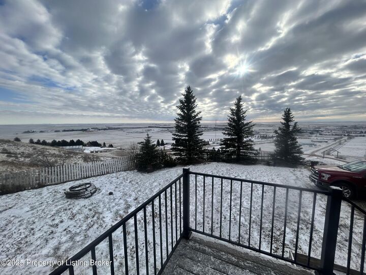 Property Photo:  304 12th Street NE  ND 58623 