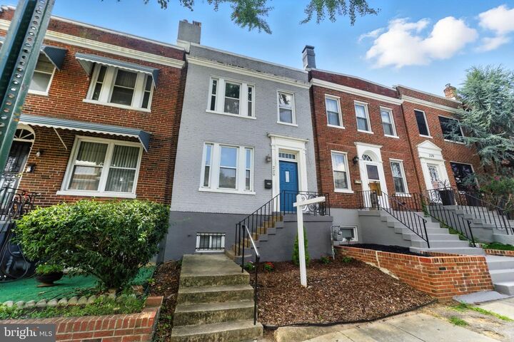 229 Ascot Place NE  Washington DC 20002 photo