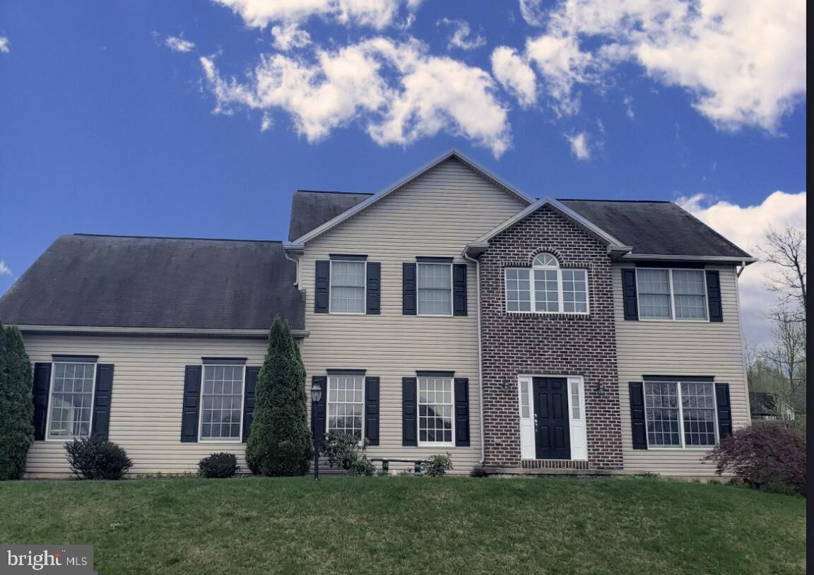 Property Photo:  5 Winterberry Lane  PA 17319 