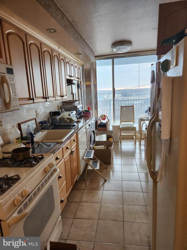 Property Photo:  3900 Ford Road 21P  PA 19131 
