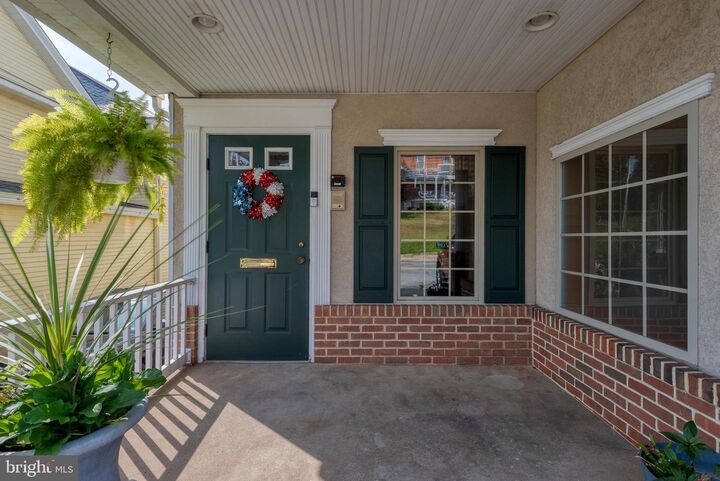Property Photo:  80 W Market  PA 17406 