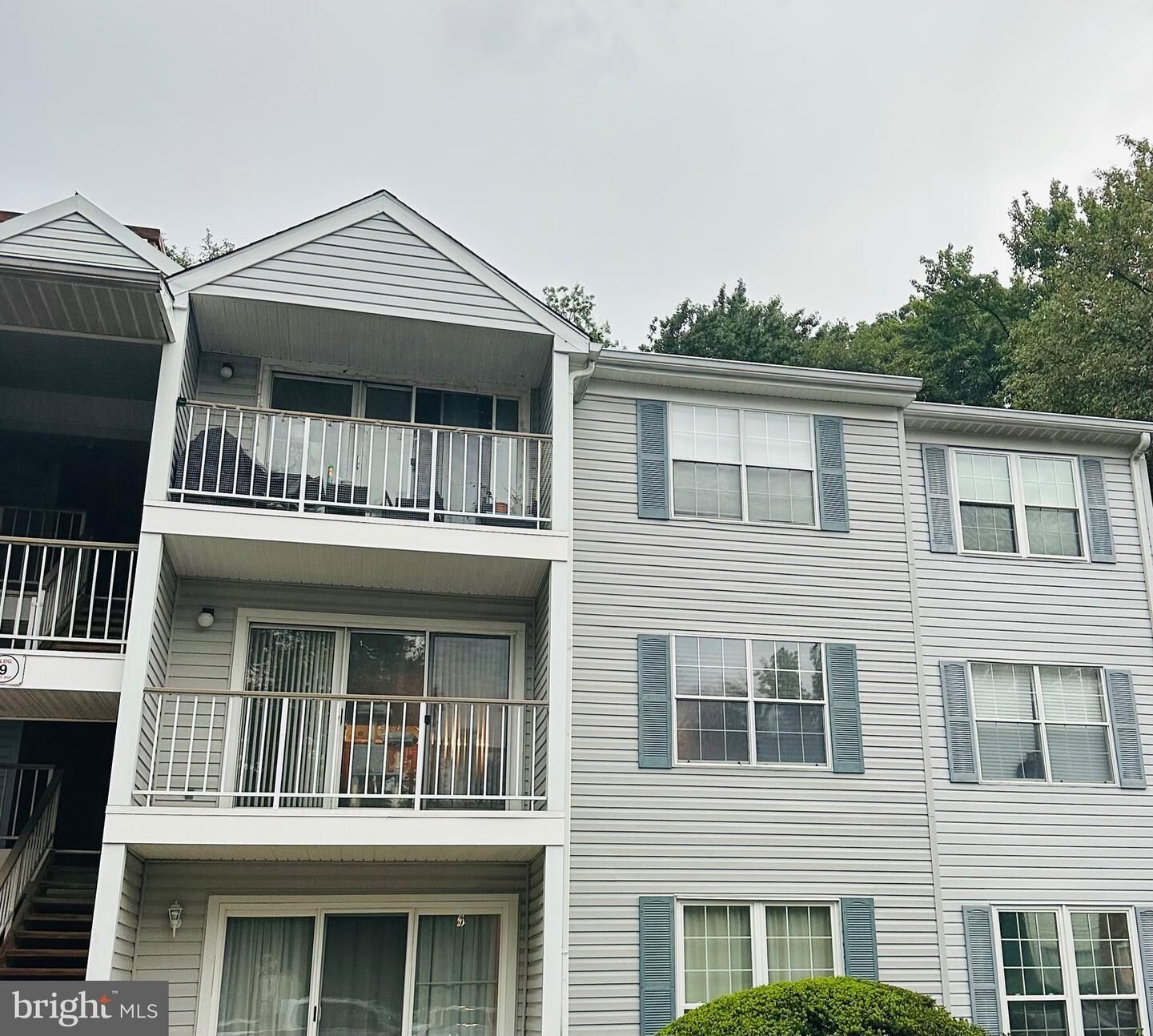 Property Photo:  84 Willow Court  NJ 08619 