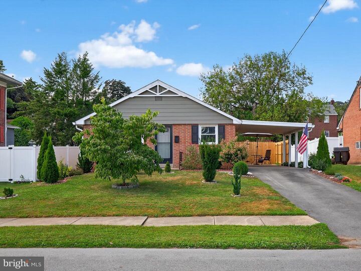 Property Photo: 1035 Chestnut Street PA 17512