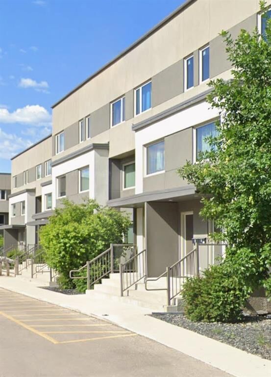 1250 Chamberlain Avenue  Winnipeg MB R2X 1E4 photo