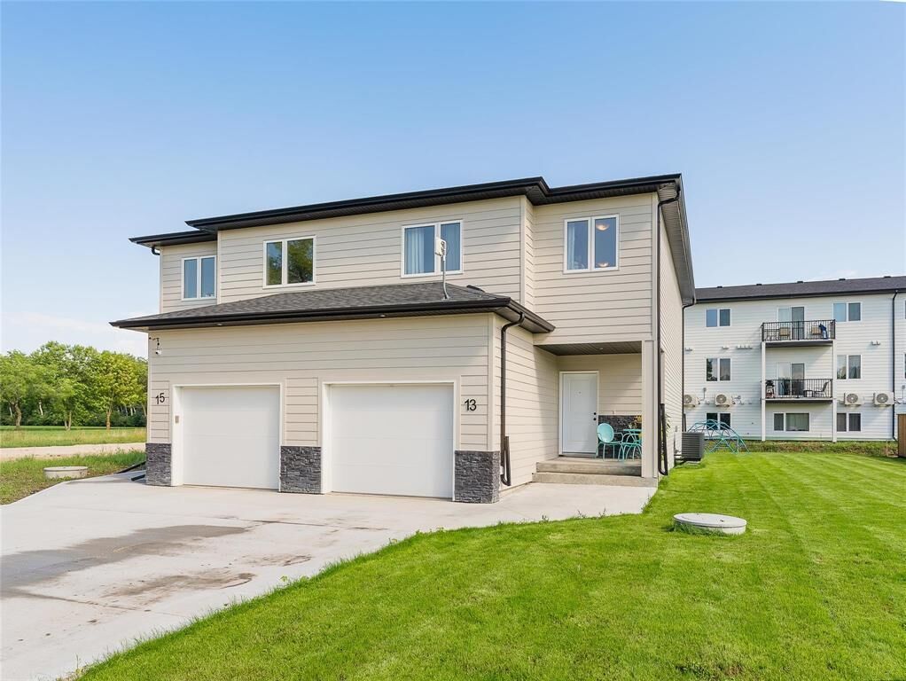 Property Photo:  13 Church Street  MB R0E 2B0 
