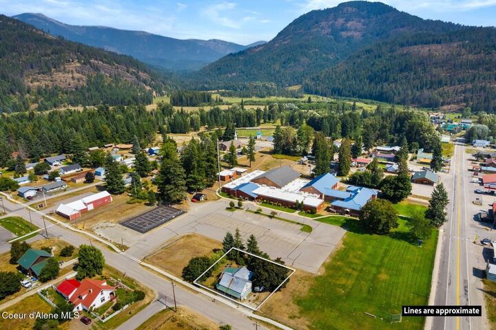 Property Photo:  404 N Main St  ID 83811 