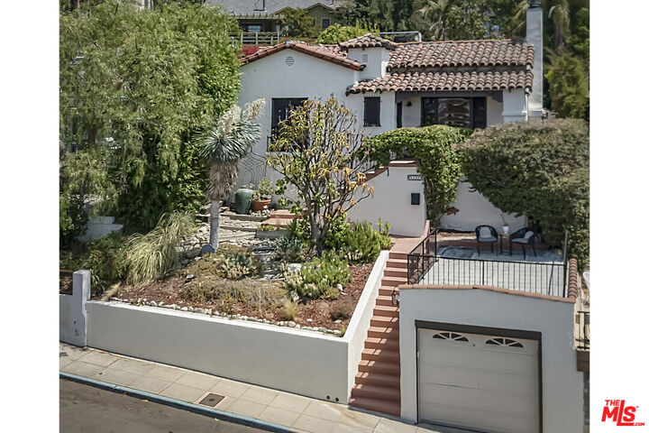 Property Photo: 6105 Mount Angelus Dr CA 90042