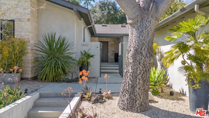 Property Photo:  2829 Westbrook Ave  CA 90046 