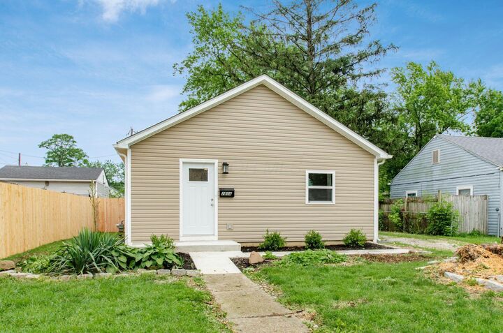 Property Photo:  2804 Grasmere Avenue  OH 43211 