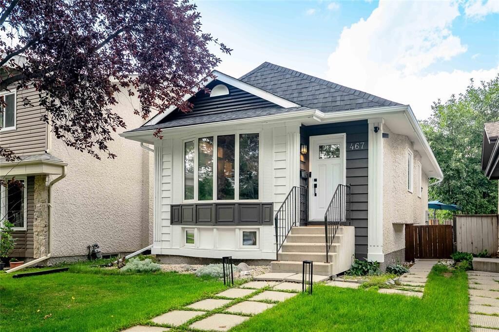 Property Photo:  467 Novavista Drive  MB R2N 2L9 
