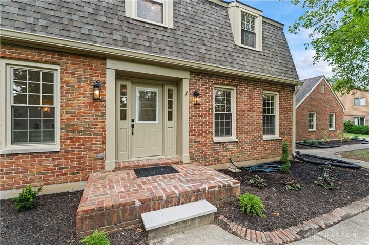Property Photo: 3872 Greenbriar Drive OH 45324