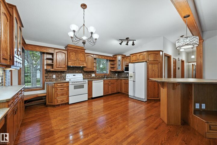 Property Photo: 9404 Sherridon AB T8L 1W3