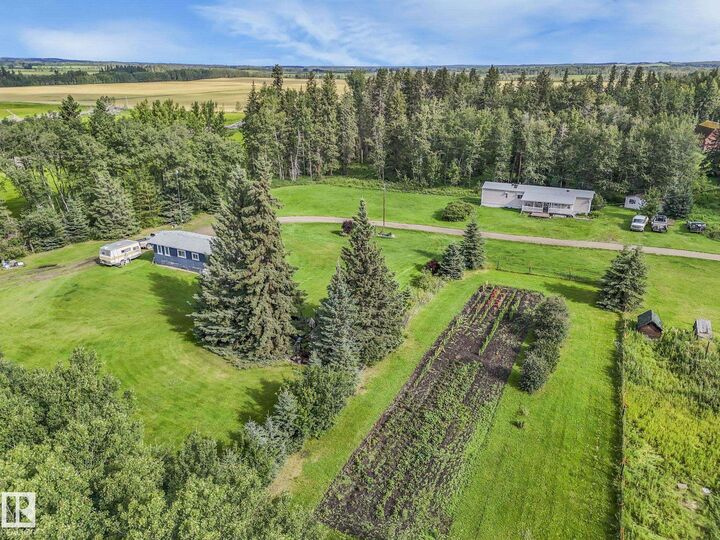 Property Photo: 452068A Rge Road 275 AB T0C 0V0