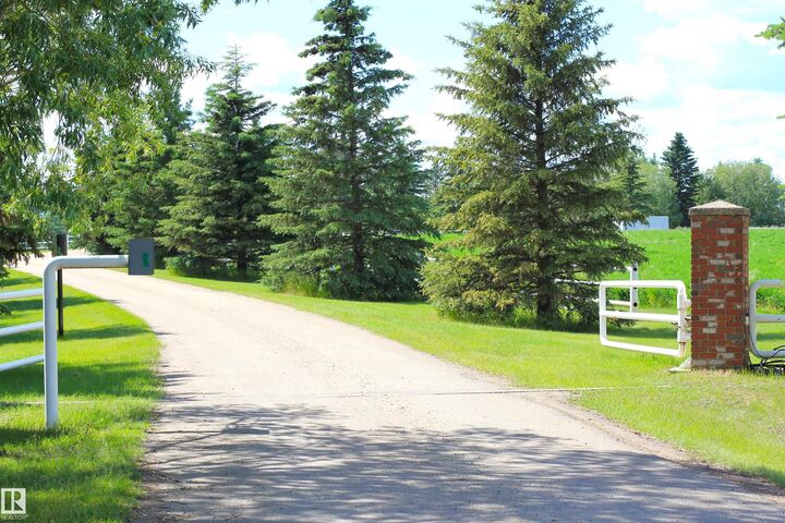Property Photo: 9610 167 Street SW AB T6Y 0C7