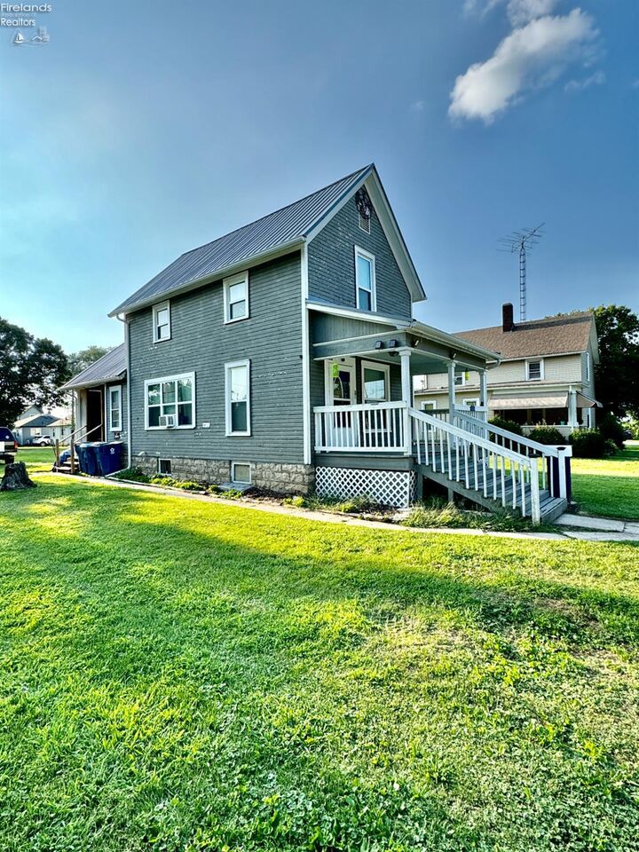 Property Photo:  1026 Western Avenue  OH 43420 