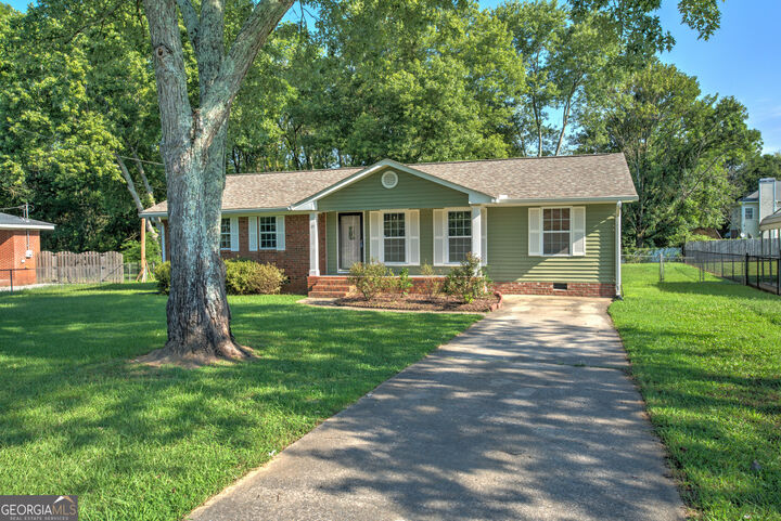 Property Photo: 21 Fernwood Way NE GA 30161