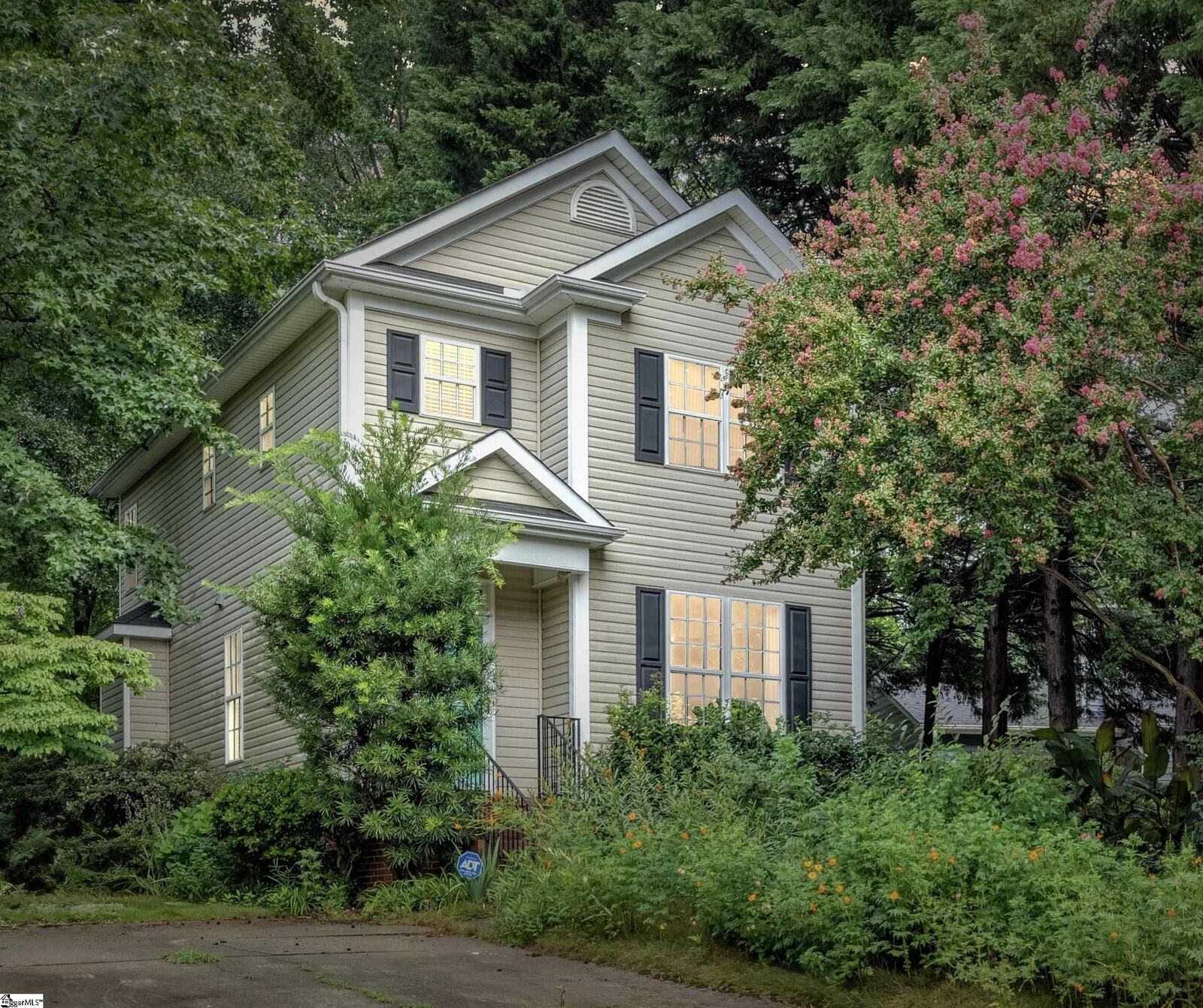 Property Photo:  1038 Summit Drive  SC 29609 