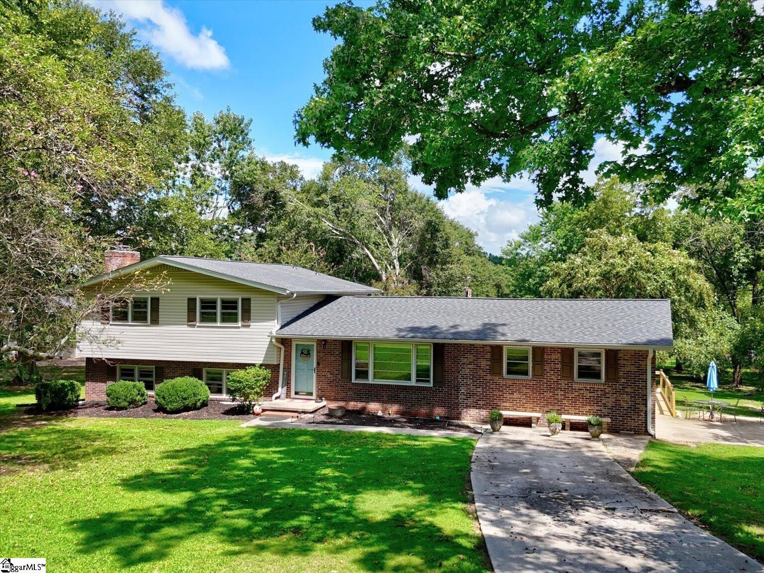 Property Photo:  107 Meadow Lane  SC 29657 