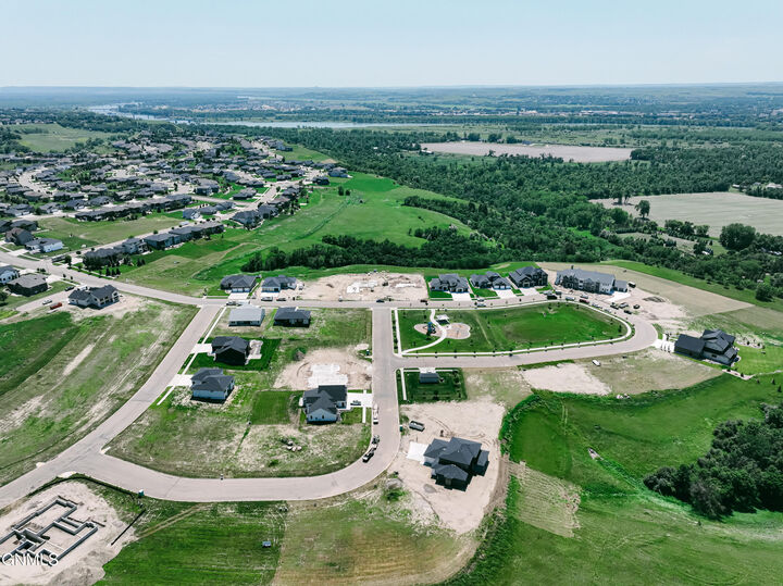 Property Photo:  2619 Frisco Way  ND 58503 