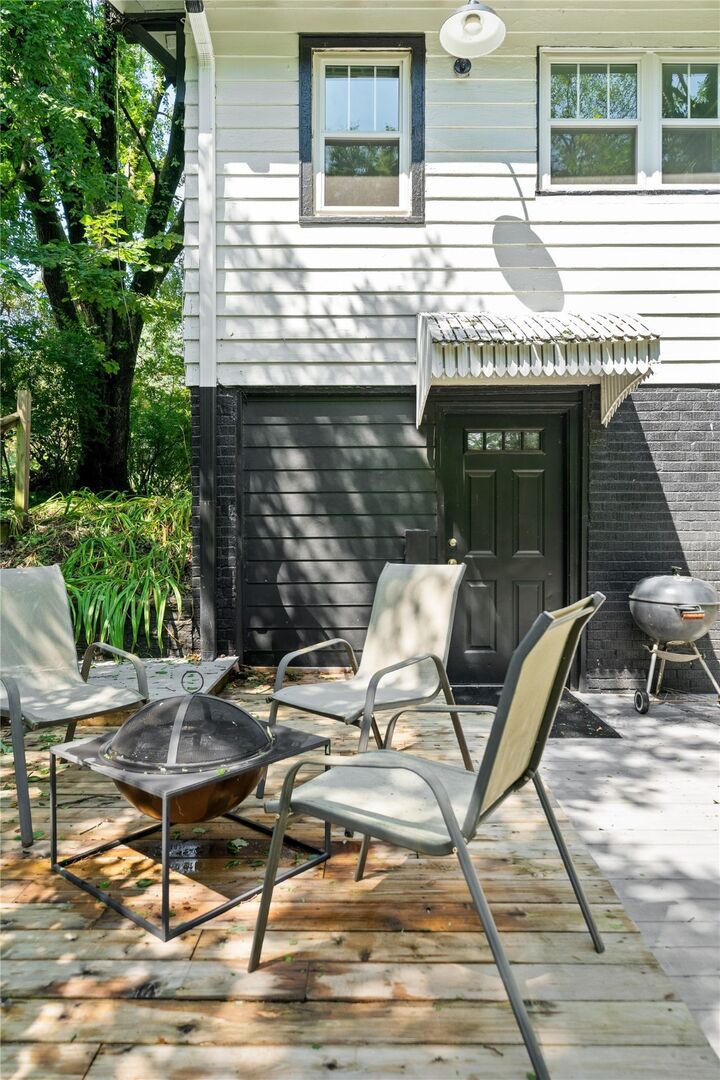 Property Photo: 1529 41st Street IA 50311