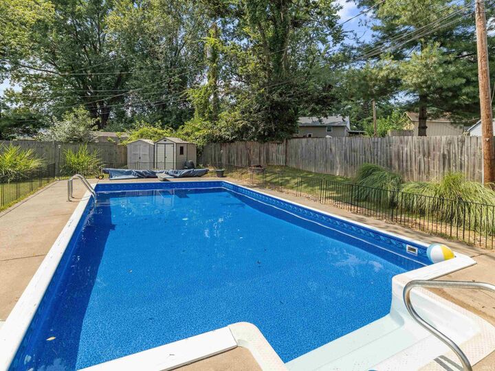 Property Photo:  4816 Norbourne Way  IN 47710 