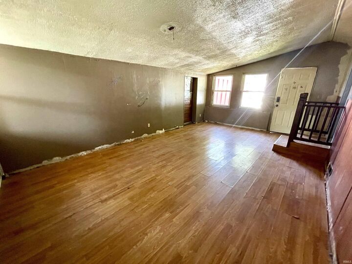 Property Photo:  1801 Ravenswood Drive  IN 47714 