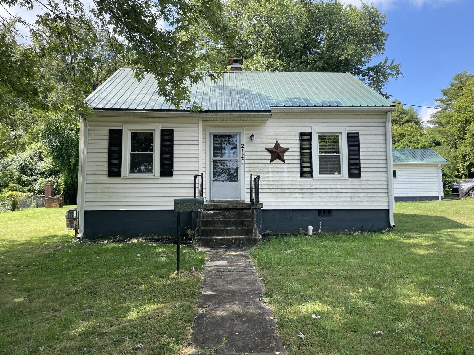 Property Photo: 212 Payne Street KY 40601