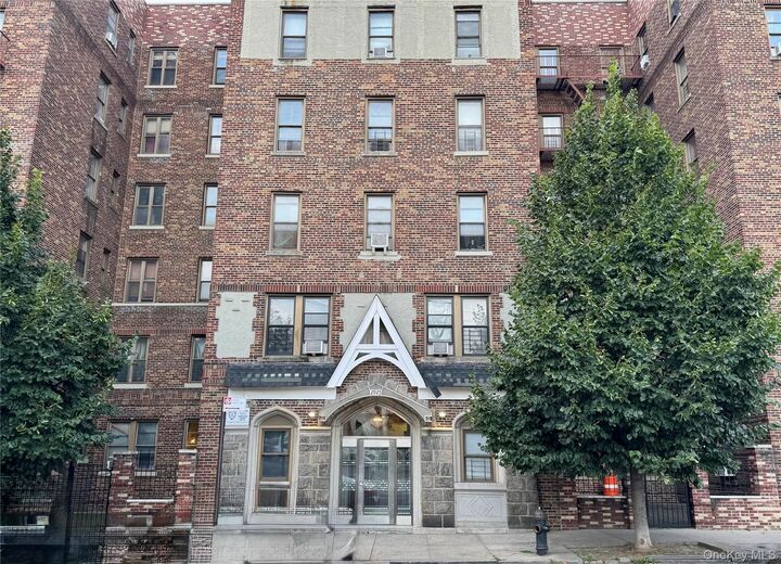 2925 Mathews Ave 2H  Bronx NY 10467 photo
