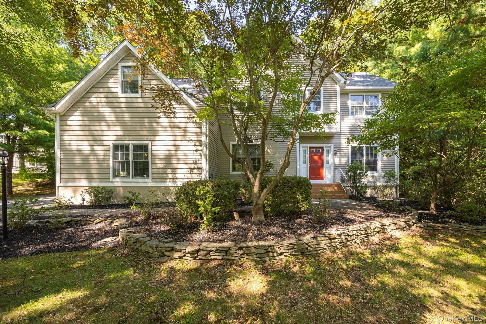 Property Photo:  10 Stonewall Drive  NY 12590 