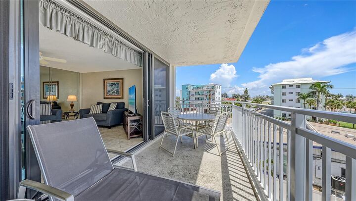 Property Photo:  6518 Midnight Pass Road 307  FL 34242 