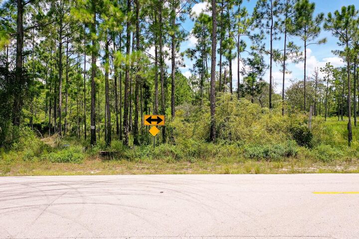 Property Photo: 2087 Laredo Drive FL 32738