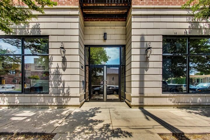 Property Photo:  974 W 35th Place 503  IL 60609 