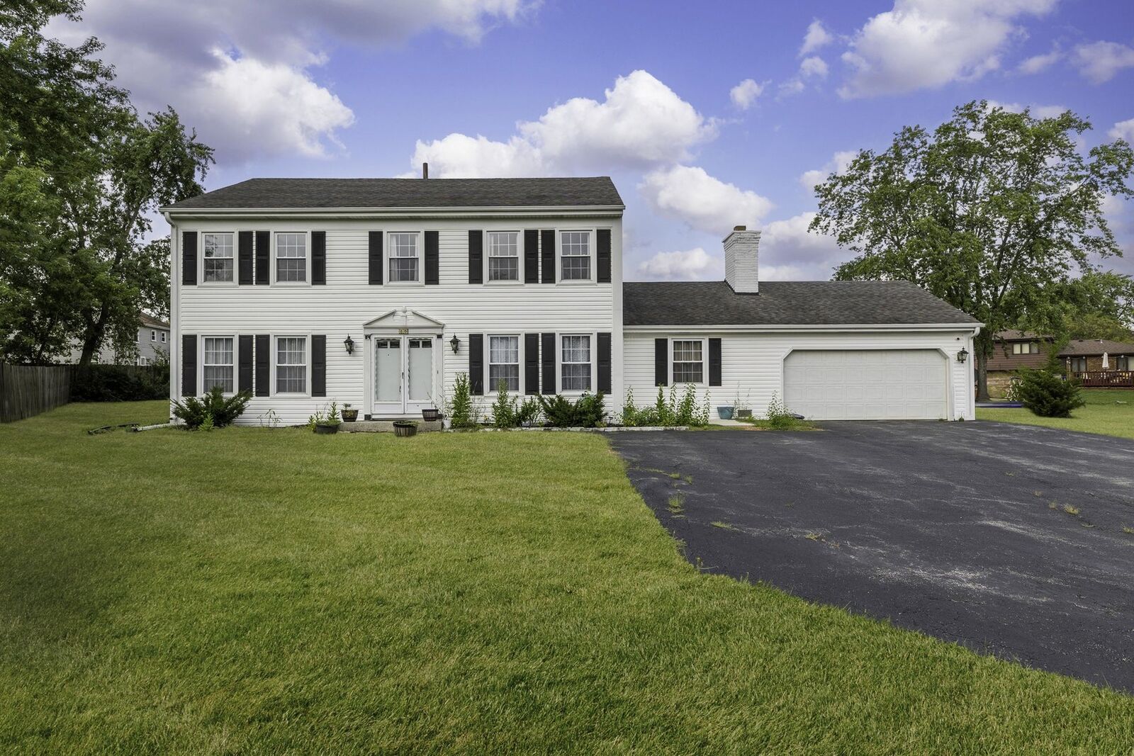 Property Photo: 25 W Donovan Court IL 60417