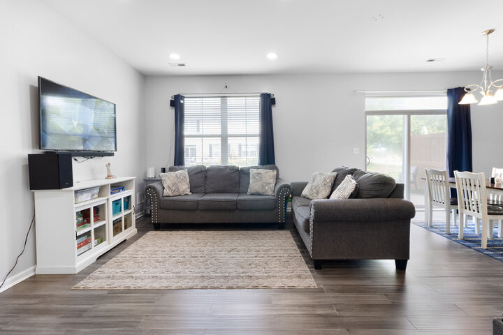 Property Photo: 433 Acushnet Street IL 60124