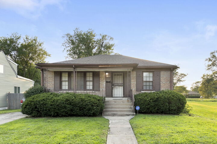 Property Photo: 14920 Hoyne Avenue S IL 60426